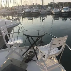 Botel Location Bateau Port Vauban, Antibes